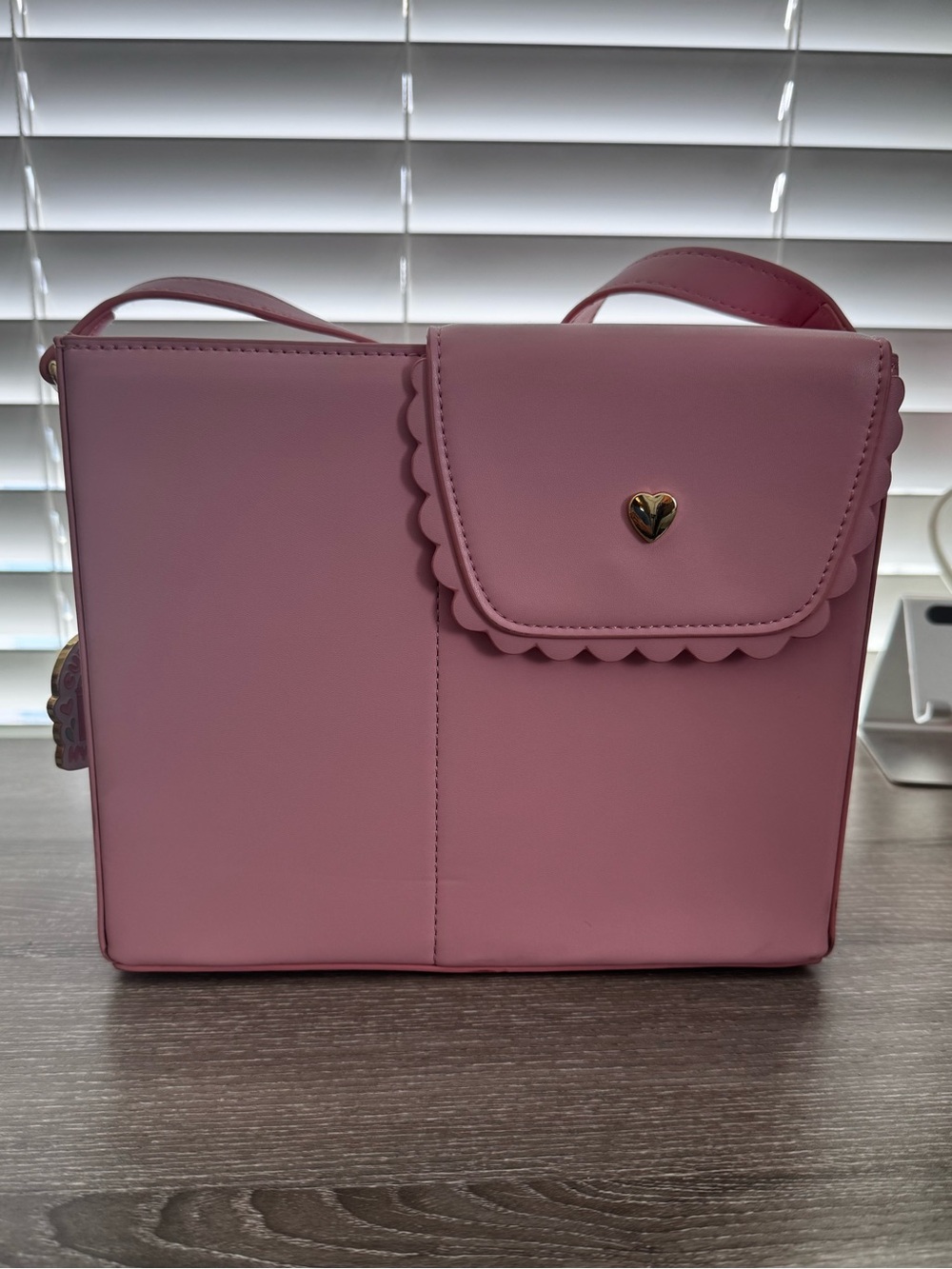 Cute Scalloped Heart Pink Crossbody Water Bottle Bag - Kate Gabrielle💖